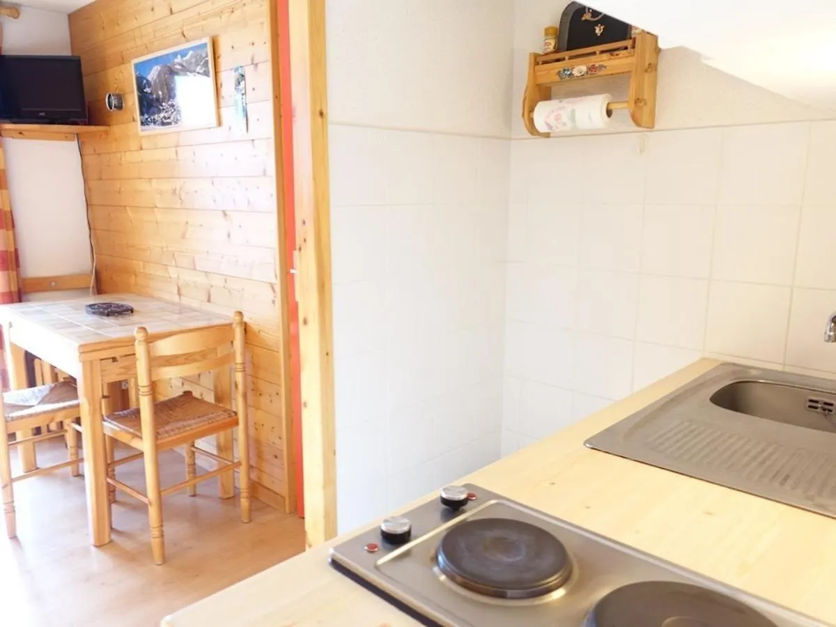 Charmant T2 Cabine 4 Pers, Centre-Village, Proche Pistes Et Commerces, Balcon Sud, Piscine L'Ete - Fr-1-342-145 Areches