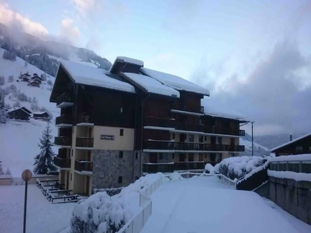 Charmant T2 Cabine 4 Pers, Centre-Village, Proche Pistes Et Commerces, Balcon Sud, Piscine L'Ete - Fr-1-342-145 Areches Apartment