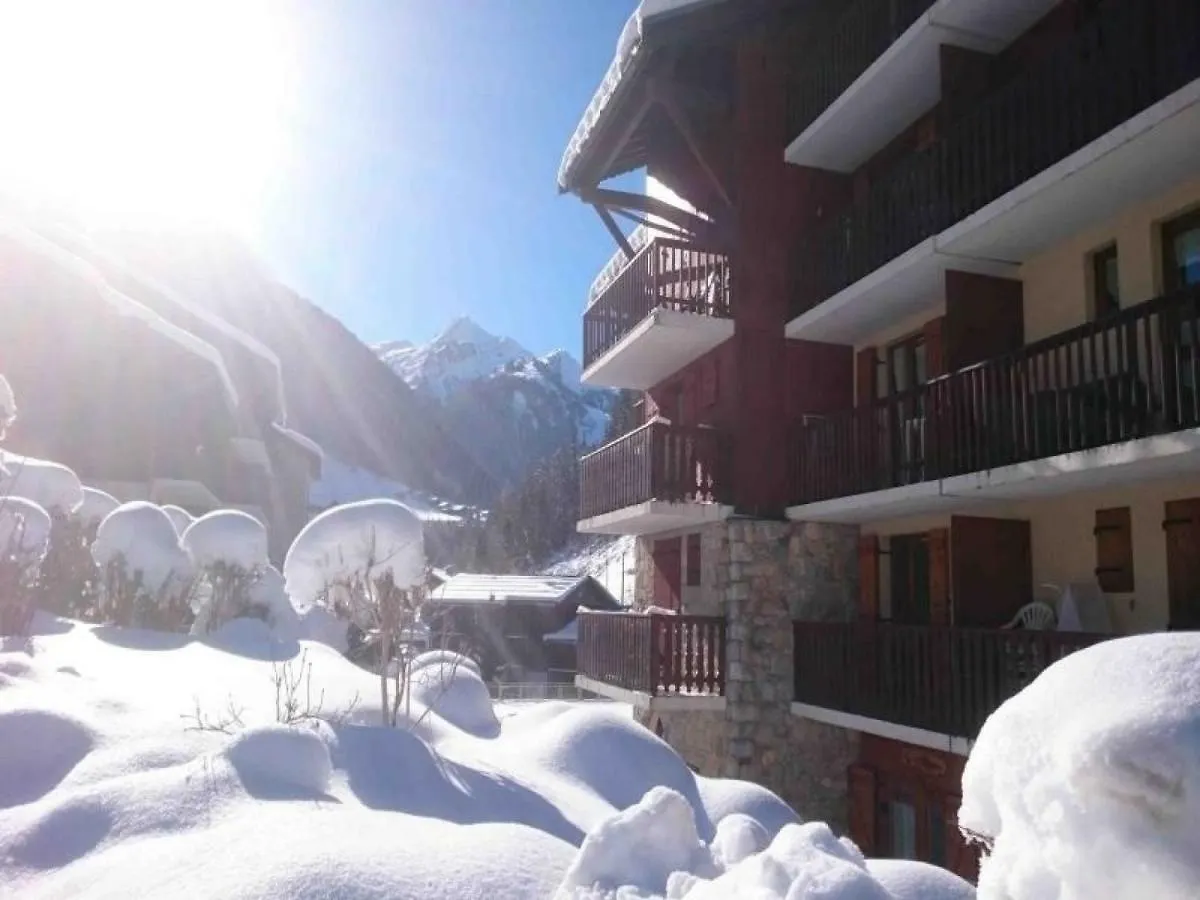 Charmant T2 Cabine 4 Pers, Centre-Village, Proche Pistes Et Commerces, Balcon Sud, Piscine L'Ete - Fr-1-342-145 Areches
